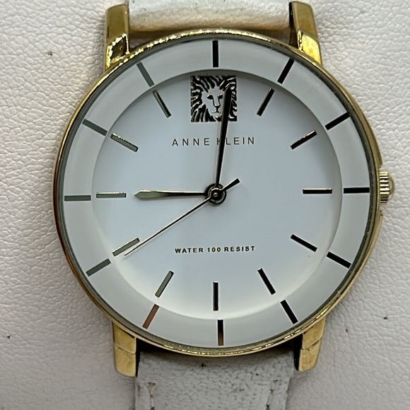 Working! Anne Klein Lion Logo White Minimalist Watch - Picture 4 of 9